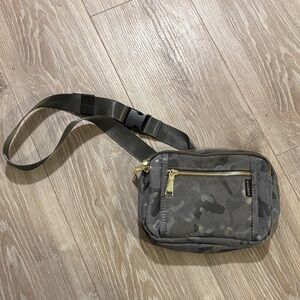 Zorfin Gray Camo Belt Bag